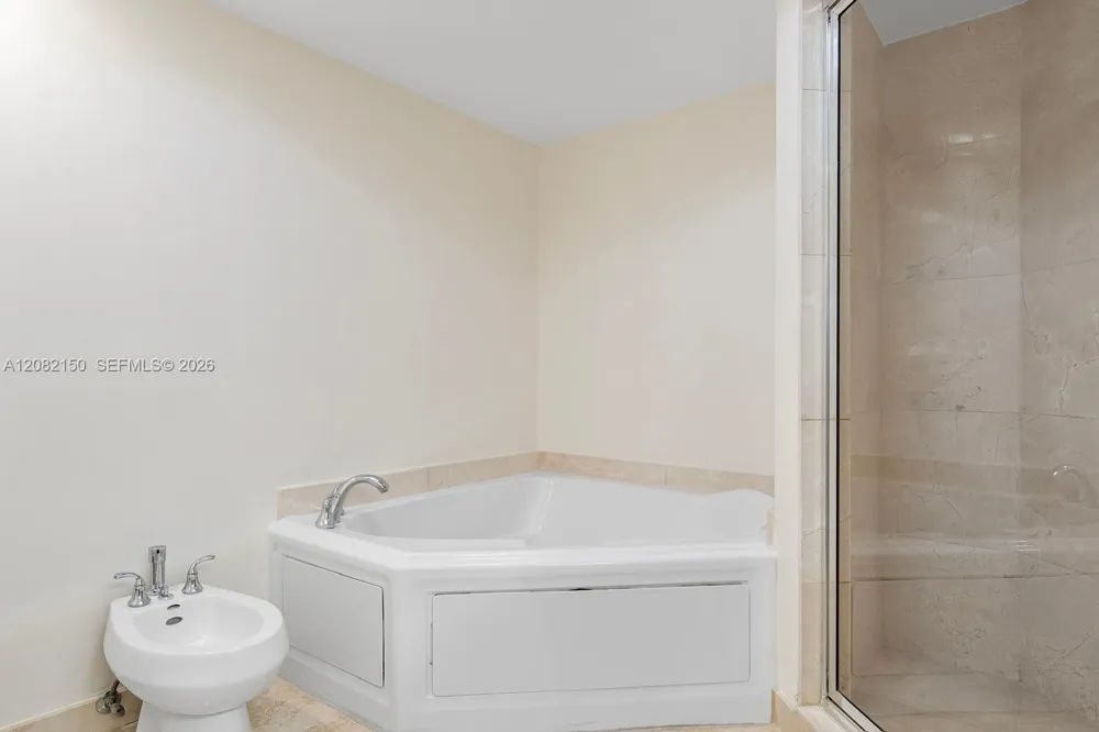 17555 Atlantic Blvd #508 Sunny Isles Beach, FL 33160