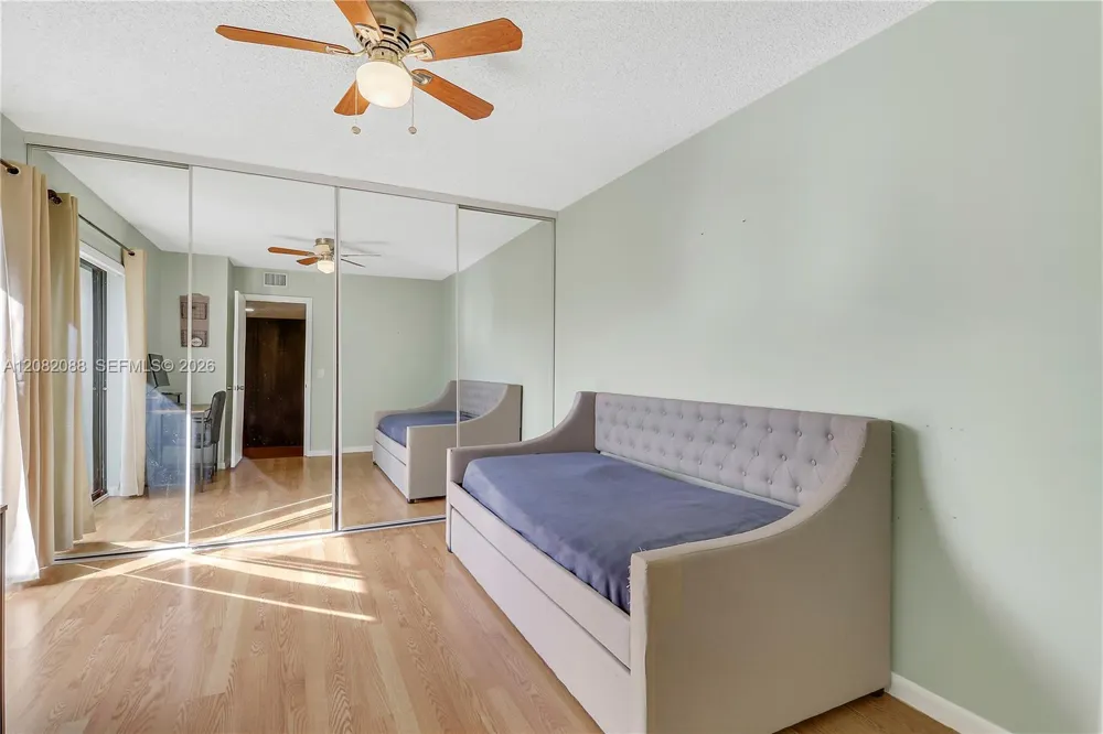2404 24th Way West Palm Beach, FL 33407