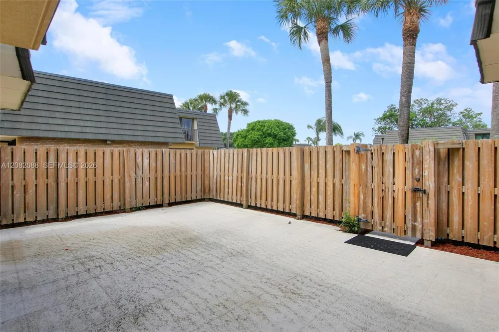 2404 24th Way West Palm Beach, FL 33407