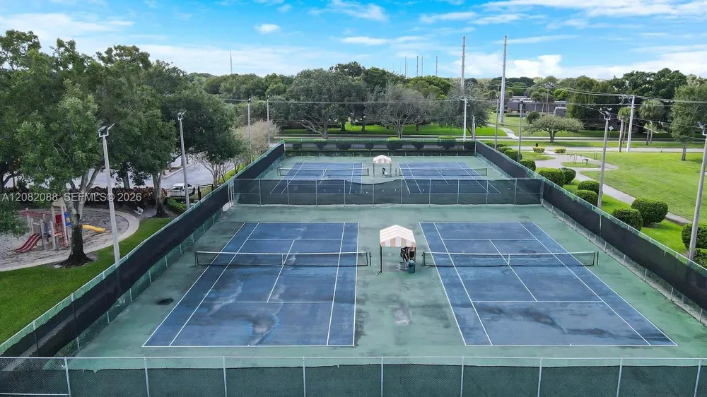 2404 24th Way West Palm Beach, FL 33407