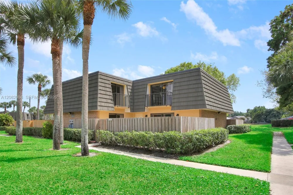 2404 24th Way West Palm Beach, FL 33407