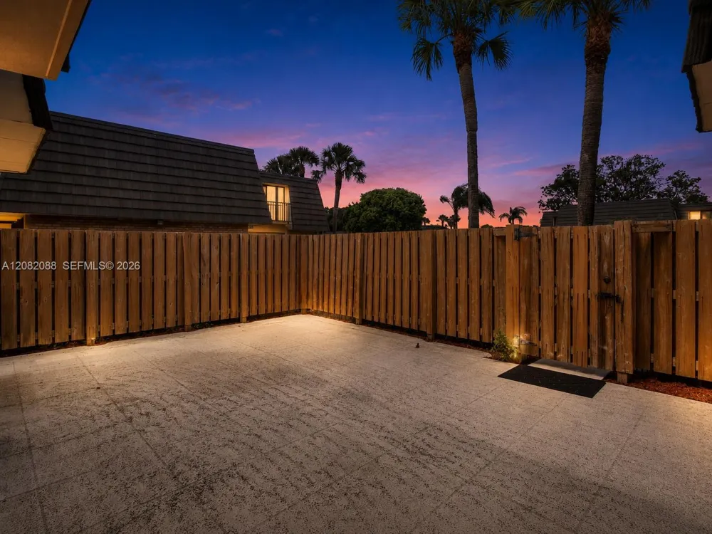 2404 24th Way West Palm Beach, FL 33407