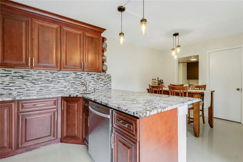 2404 24th Way West Palm Beach, FL 33407