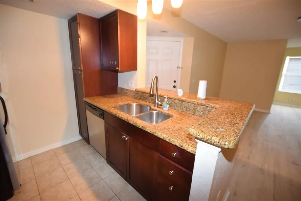 5120 CONROY ROAD #511 Orlando, FL 32811