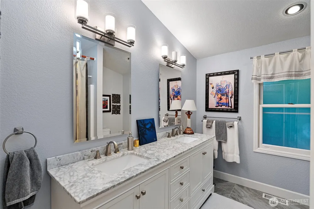 2410 55th Street Ct NW Gig Harbor, WA 98335