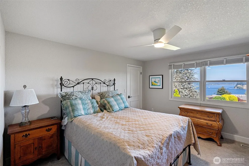 2410 55th Street Ct NW Gig Harbor, WA 98335