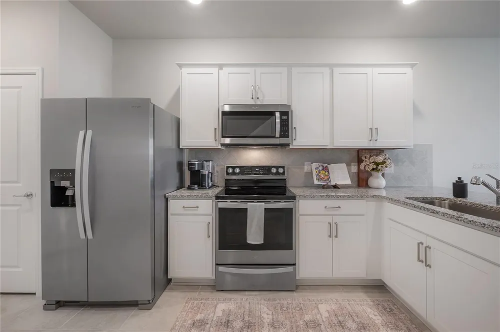 31428 AMBERVIEW BEND Wesley Chapel, FL 33545