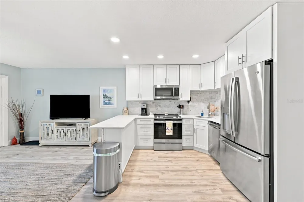 7151 SUNSET WAY #9 St Pete Beach, FL 33706