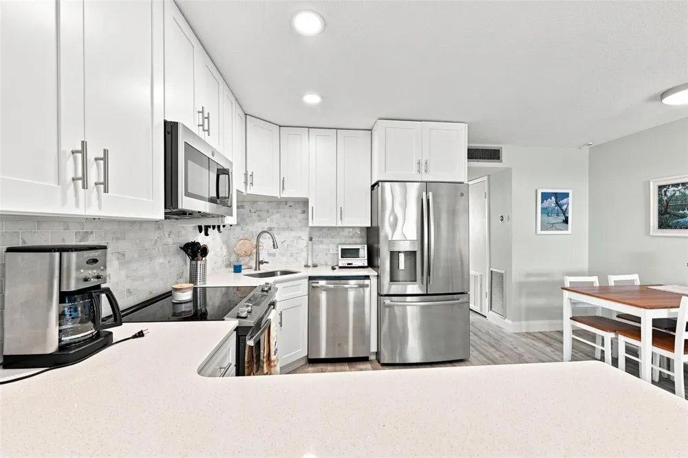 7151 SUNSET WAY #9 St Pete Beach, FL 33706