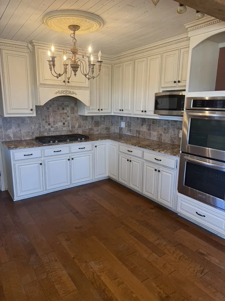7800 County Road 210 Bertram, TX 78654