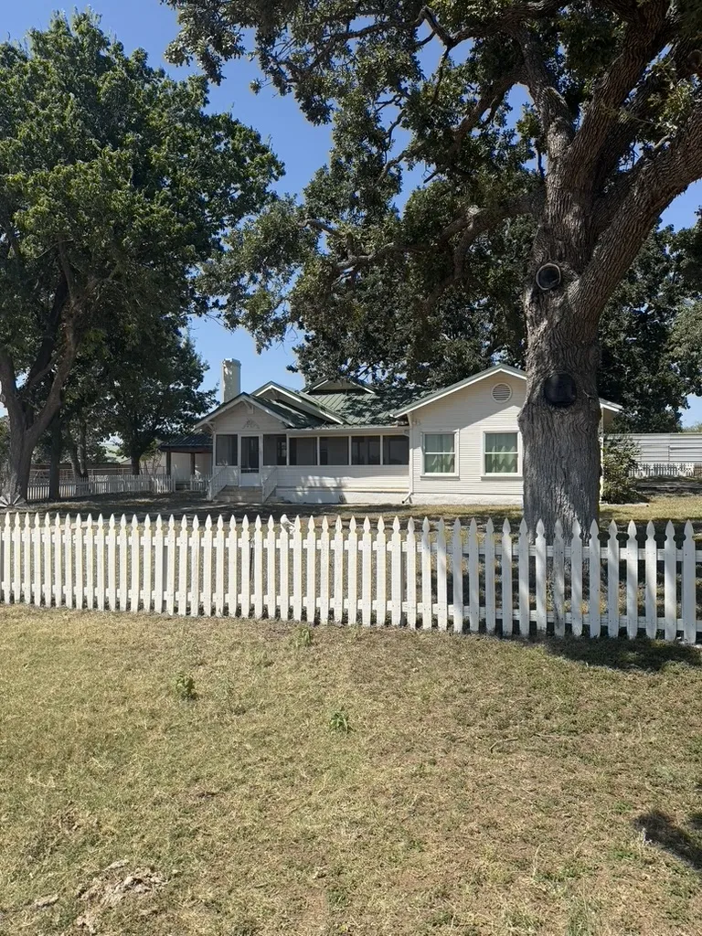 7800 County Road 210 Bertram, TX 78654