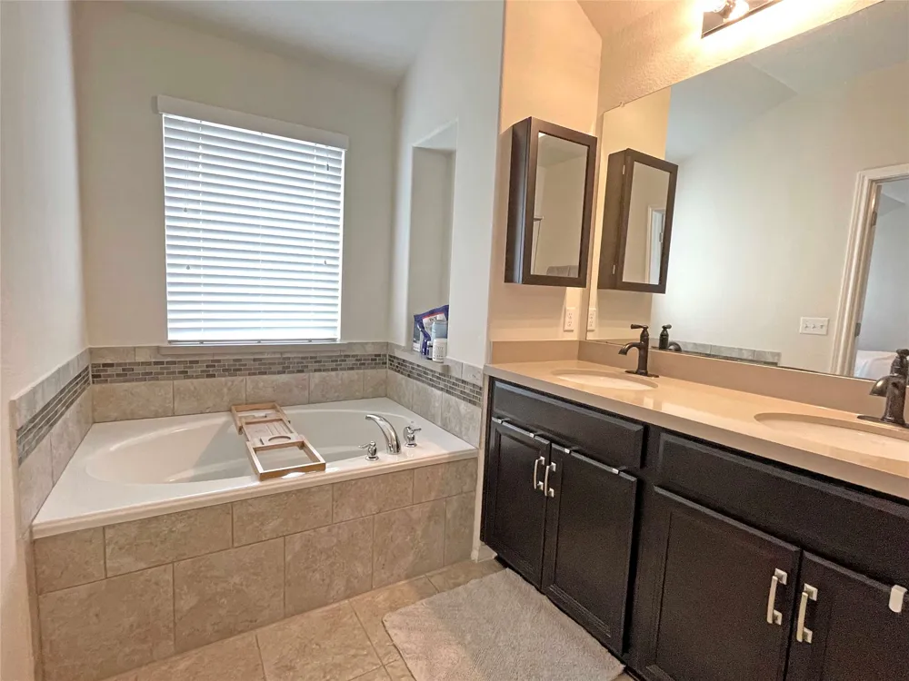 13313 Henneman Drive Pflugerville, TX 78660