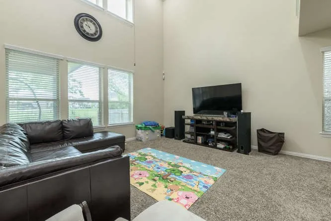 2469 Millbrook Loop Leander, TX 78641