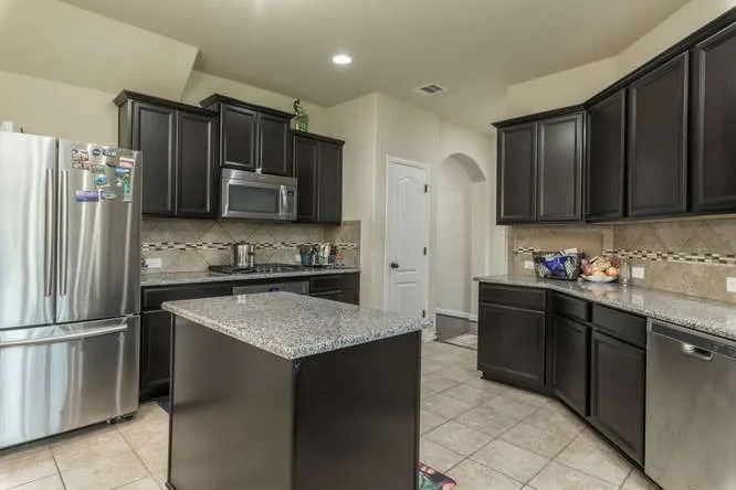 2469 Millbrook Loop Leander, TX 78641