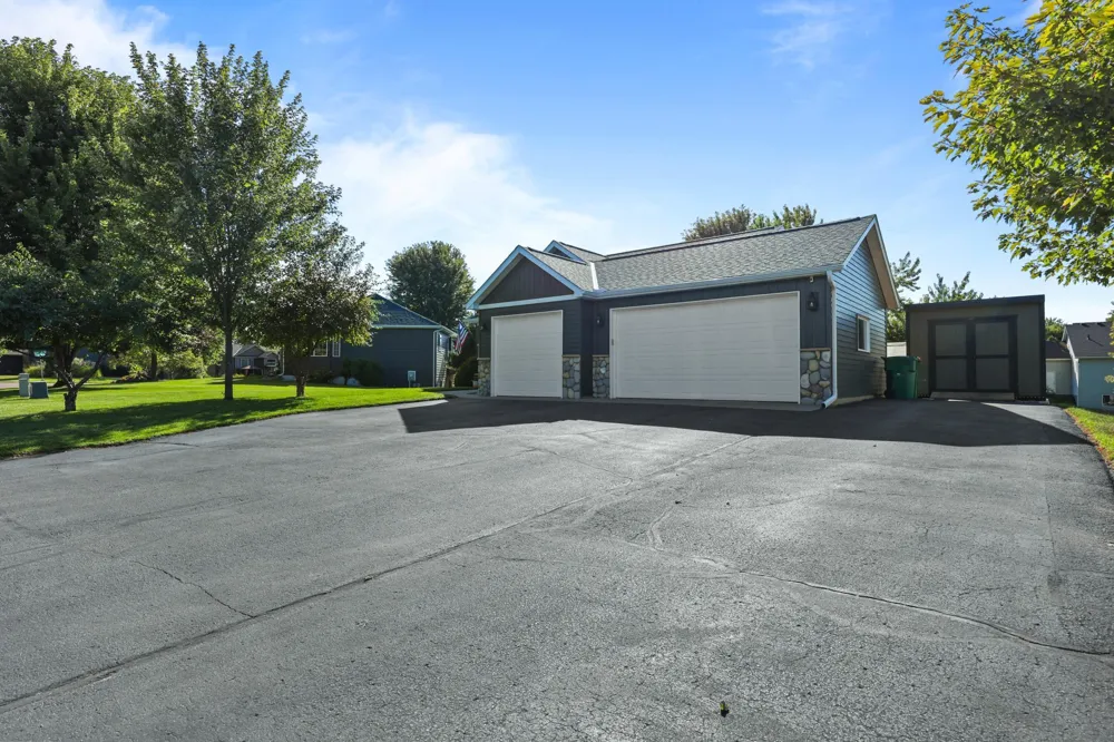8138 Hunter Lake Drive Clear Lake, MN 55319