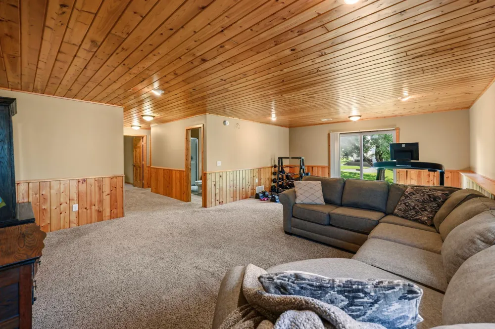 8138 Hunter Lake Drive Clear Lake, MN 55319