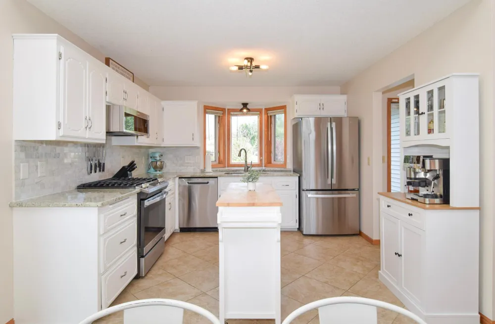 882 115th Avenue NE Blaine, MN 55434