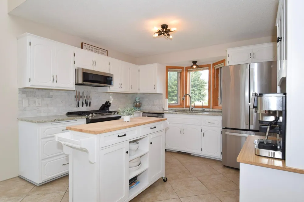 882 115th Avenue NE Blaine, MN 55434