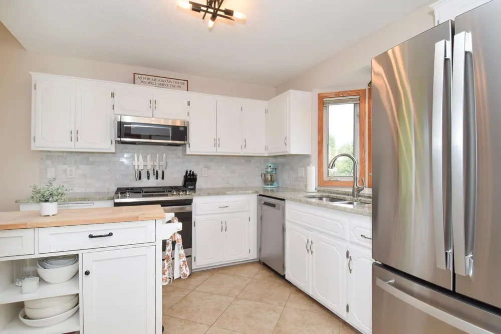 882 115th Avenue NE Blaine, MN 55434