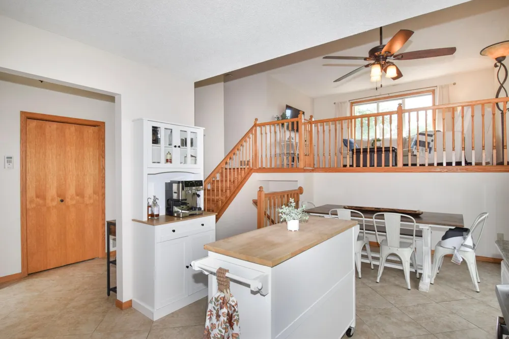 882 115th Avenue NE Blaine, MN 55434