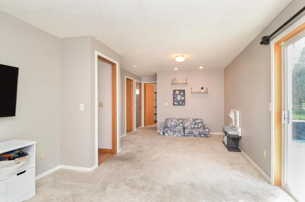 882 115th Avenue NE Blaine, MN 55434