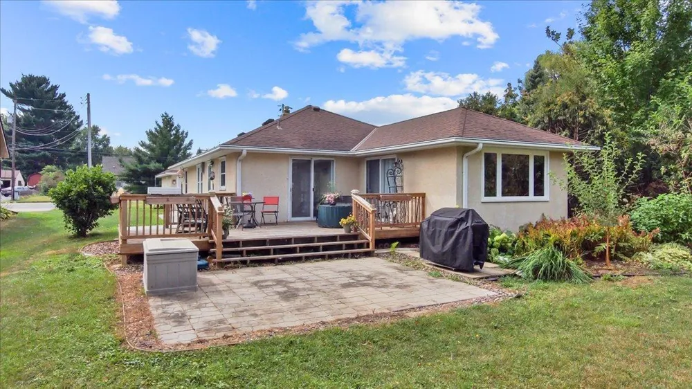 4090 Highland Avenue White Bear Lake, MN 55110