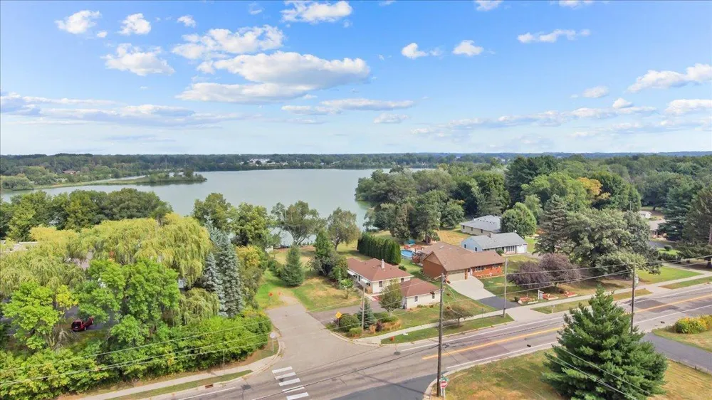 4090 Highland Avenue White Bear Lake, MN 55110