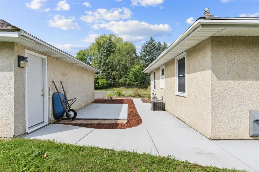 4090 Highland Avenue White Bear Lake, MN 55110