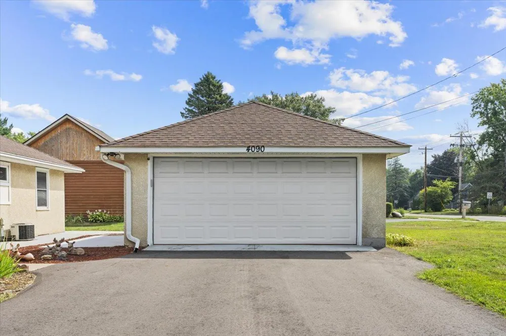 4090 Highland Avenue White Bear Lake, MN 55110