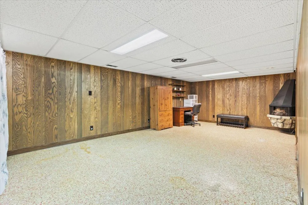 4090 Highland Avenue White Bear Lake, MN 55110