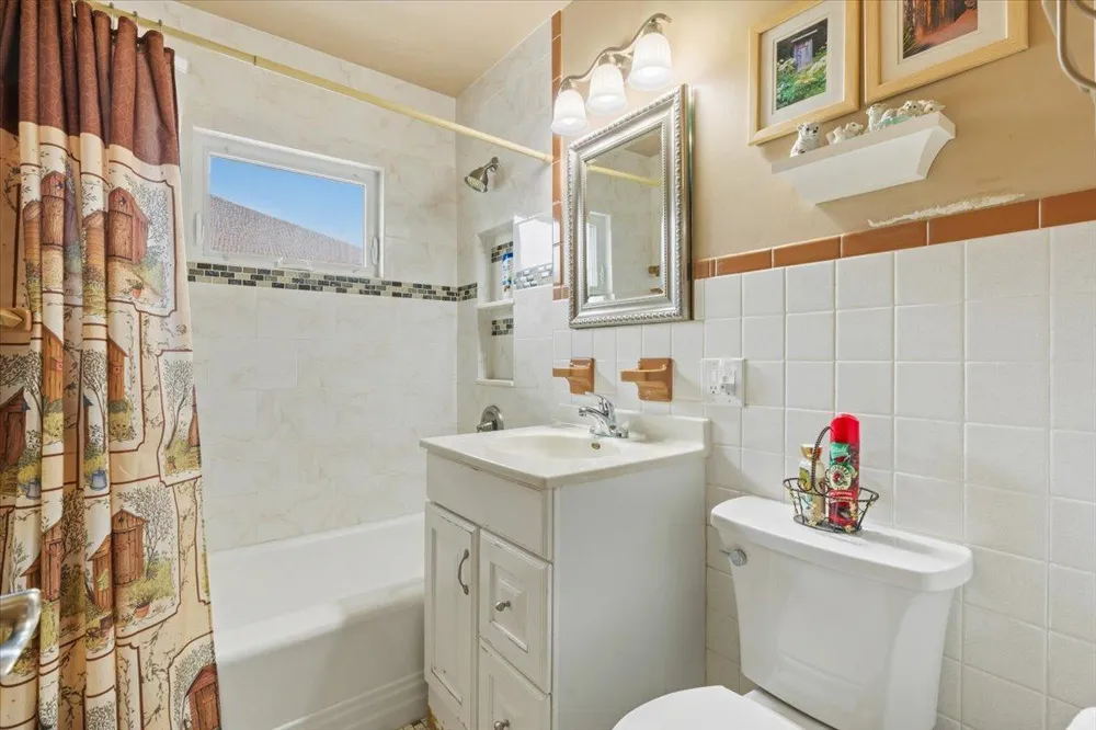 4090 Highland Avenue White Bear Lake, MN 55110