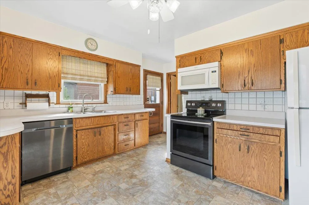4090 Highland Avenue White Bear Lake, MN 55110