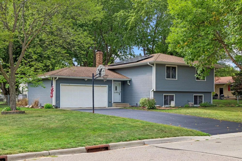 20749 Italy Avenue Lakeville, MN 55044