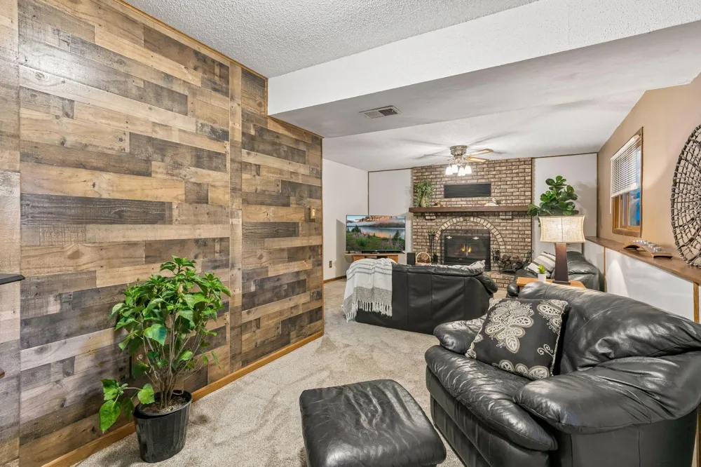 20749 Italy Avenue Lakeville, MN 55044