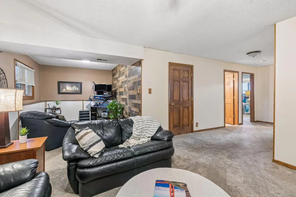 20749 Italy Avenue Lakeville, MN 55044