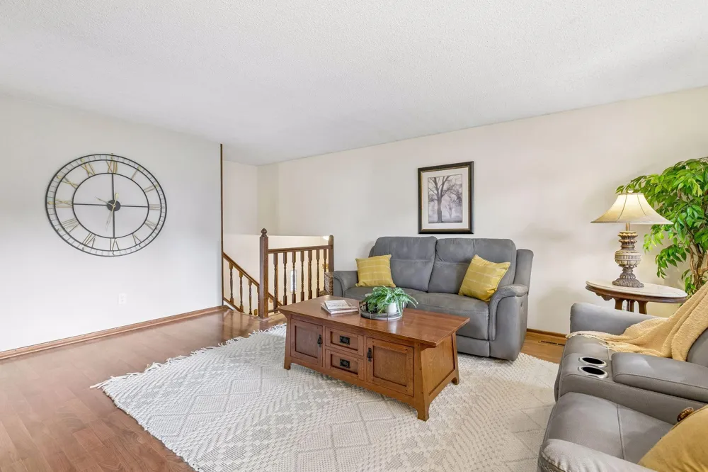 20749 Italy Avenue Lakeville, MN 55044