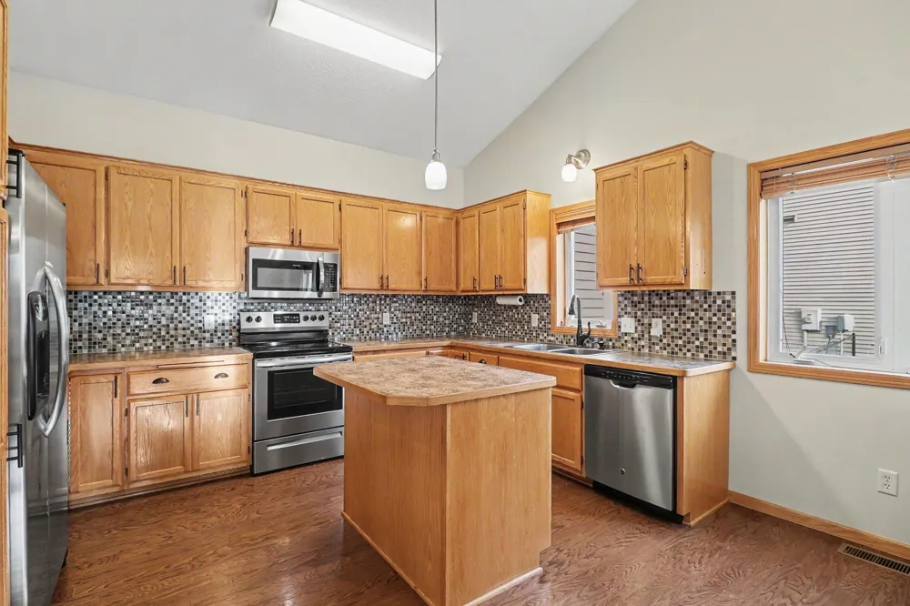 420 9th Avenue NE Lonsdale, MN 55046