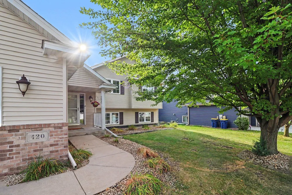 420 9th Avenue NE Lonsdale, MN 55046