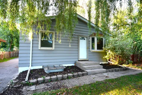 520 10th Avenue SE