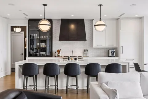 1111 W River Parkway #10E
