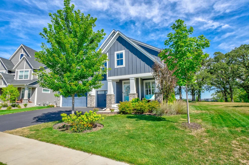 4233 Arbor Bay Woodbury, MN 55129