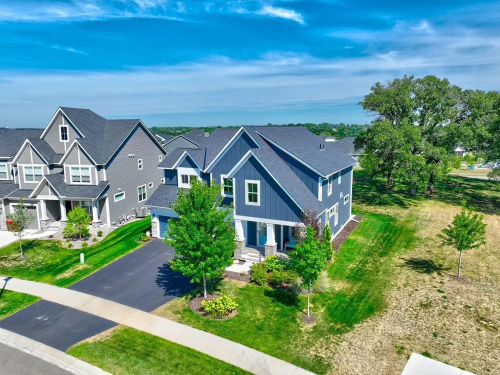 4233 Arbor Bay Woodbury, MN 55129