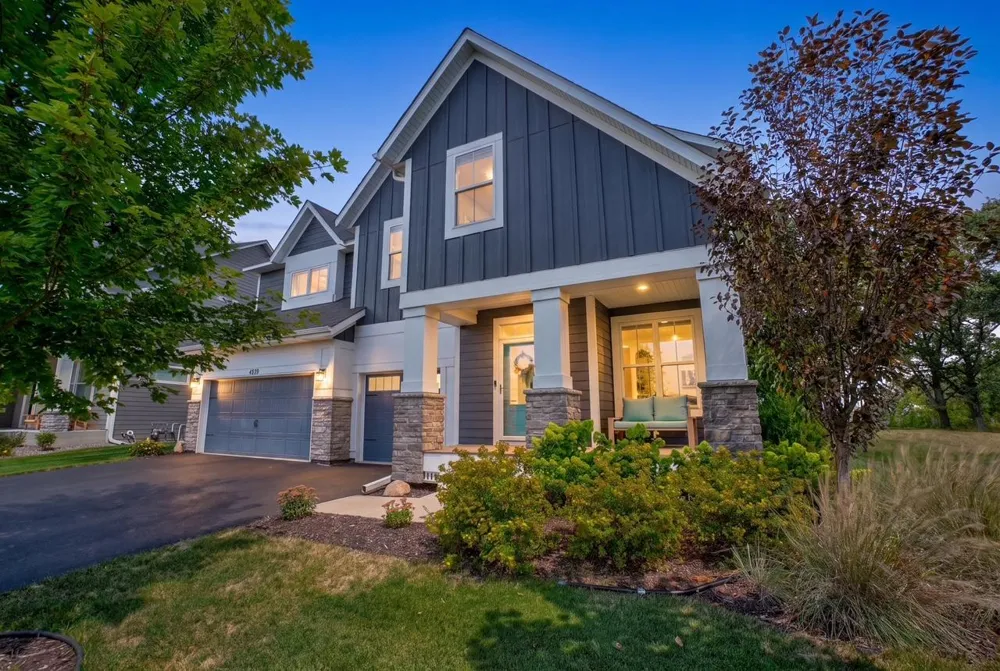 4233 Arbor Bay Woodbury, MN 55129