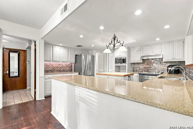 1739 Royal Crescent San Antonio, TX 78231
