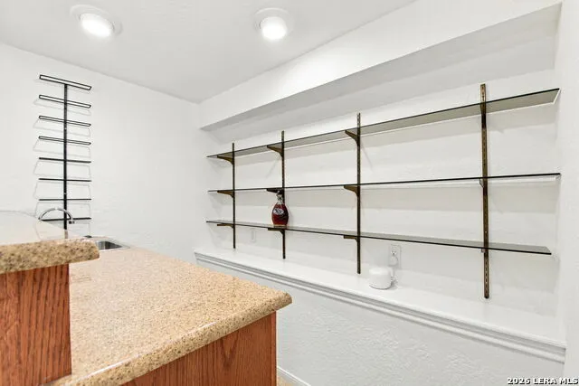 1739 Royal Crescent San Antonio, TX 78231