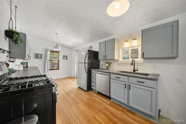 3326 S Logan Street Englewood, CO 80113
