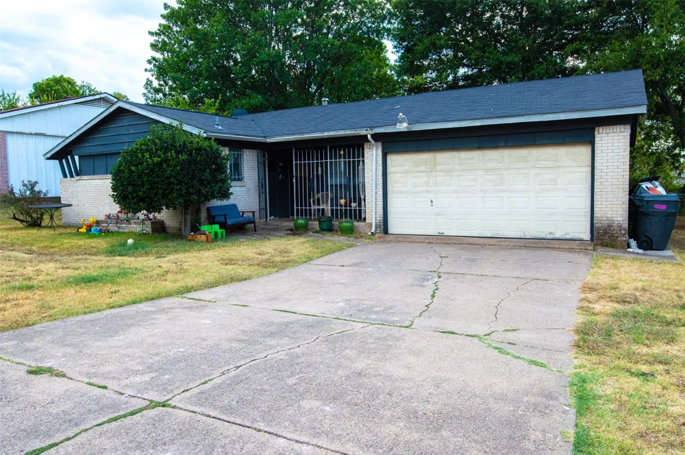 6931 Sweet Sue Lane Dallas, TX 75241