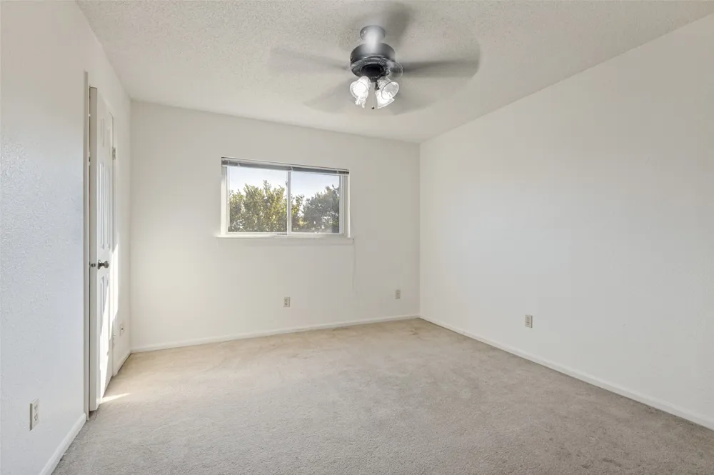 617 Valley Spring Drive Arlington, TX 76018