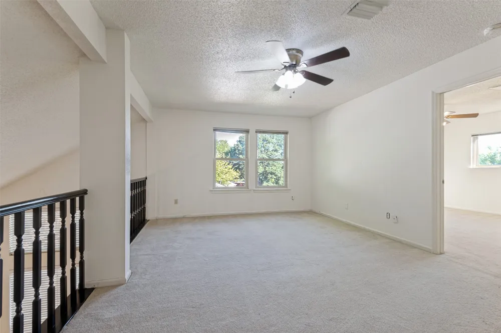 617 Valley Spring Drive Arlington, TX 76018