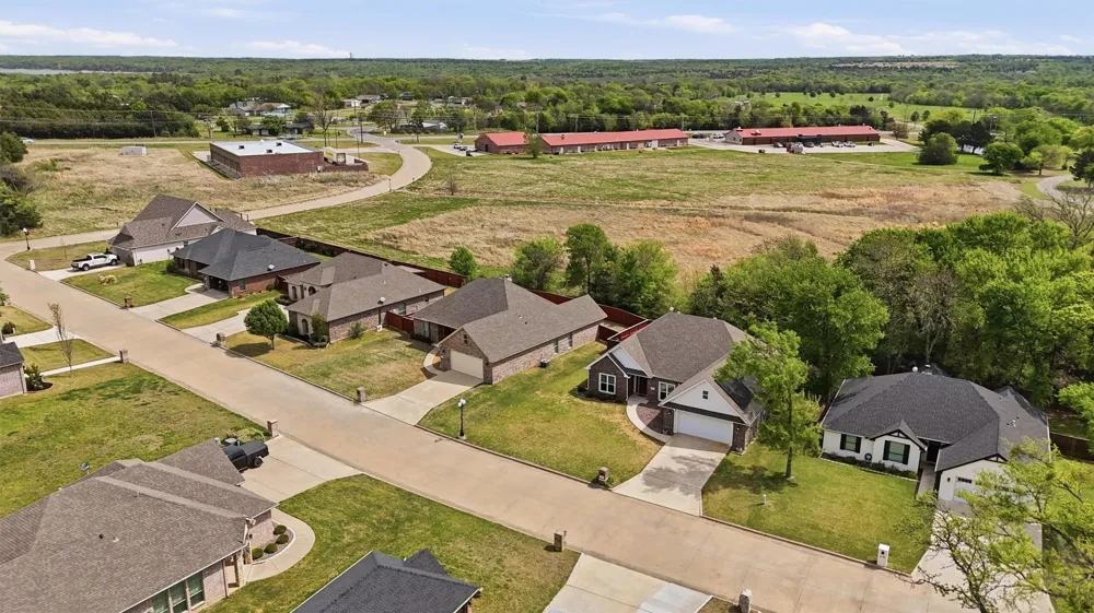 230 Bent Oak Drive Pottsboro, TX 75076